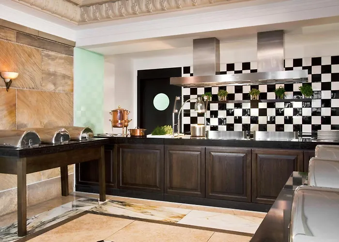 Hotel Le Meridien Grand 5*