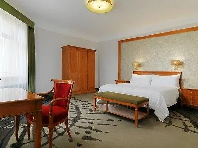 Le Meridien Grand