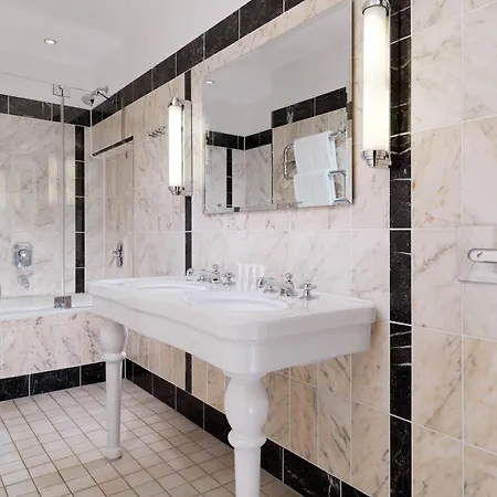 Le Meridien Grand Hotel 5*